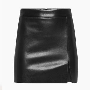 Wilfred Patio Mini Skirt
High-waisted Vegan Leather mini skirt